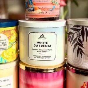 White Barn 3-Wick Fresh Classy White Gardenia Scented Candle